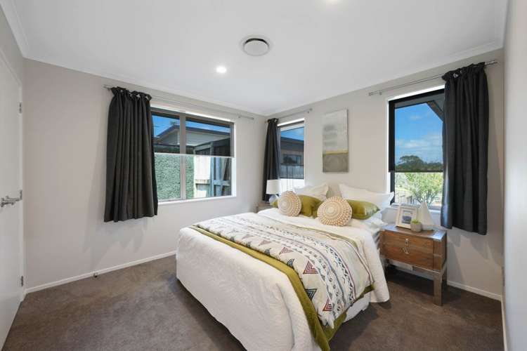 12 Isobel Road Greenhithe_18