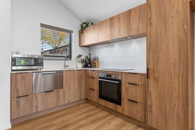 Peaceful Haven minutes from Northlands Mall!