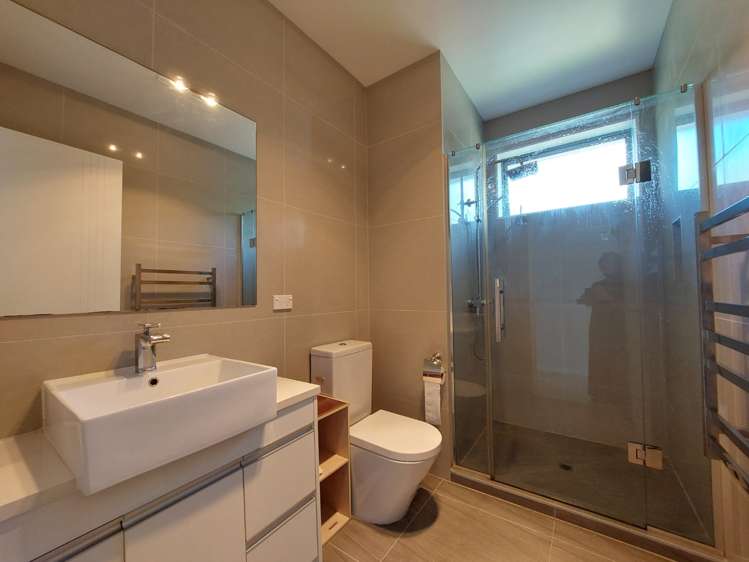 28 Jelas Drive Riverhead_17