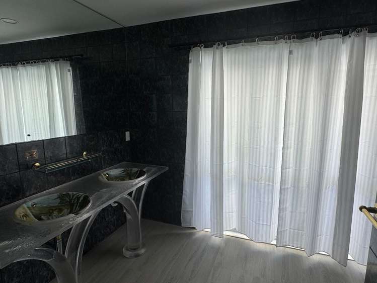 88 Commercial Road Helensville_13