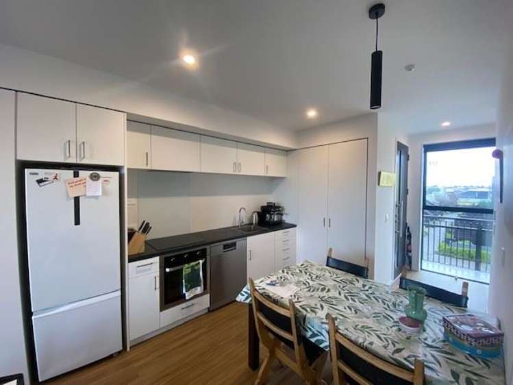 3/4 Waverley Street Sydenham_2