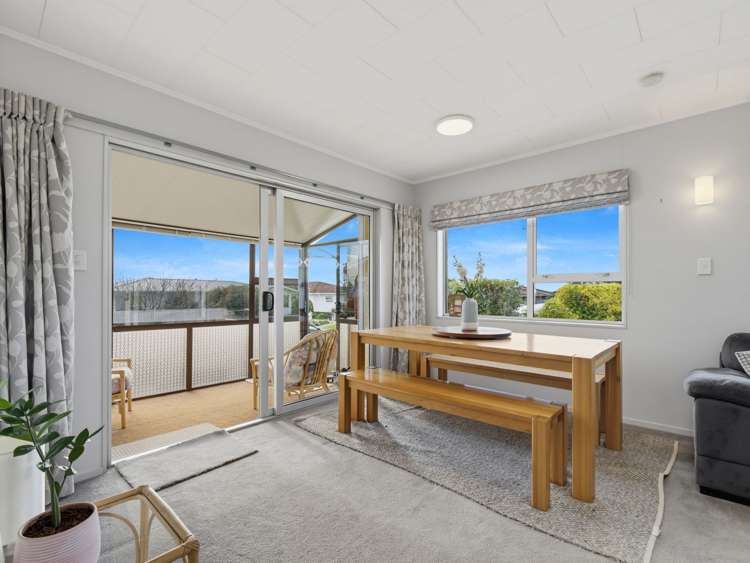 24a Cobham Crescent_2
