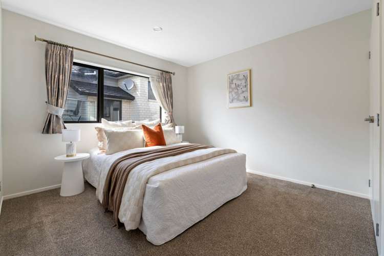 17 Gospel Heights Flat Bush_9