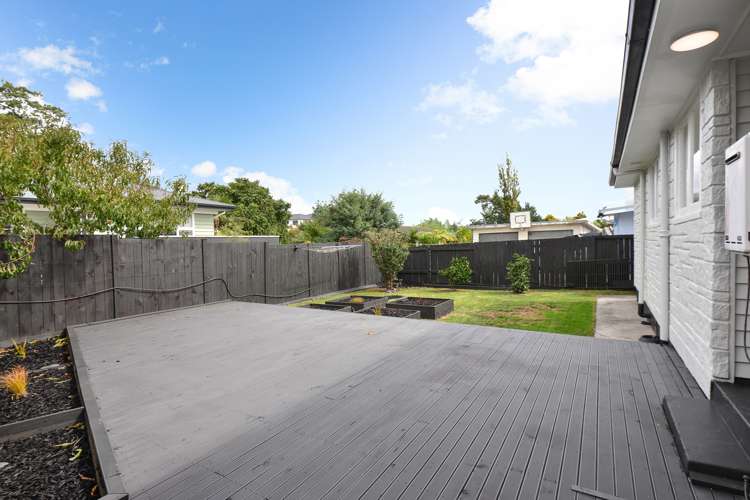 5 Morrison Crescent Glenview_23