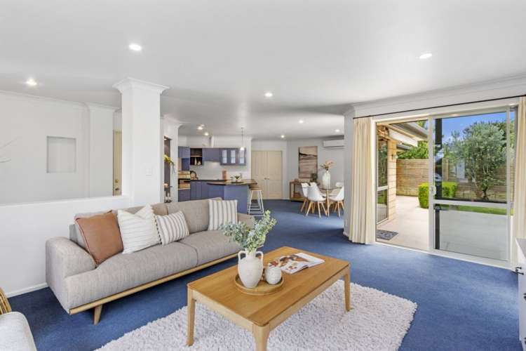 32 Travis Country Drive Burwood_4