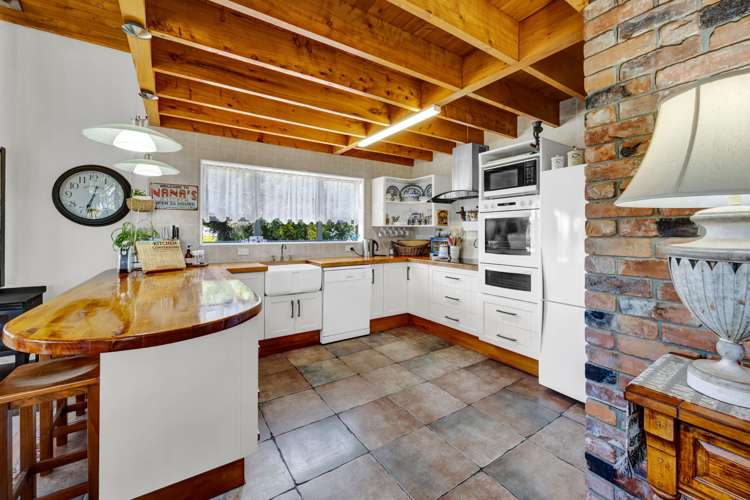 9 Elizabeth Grove Stratford_8