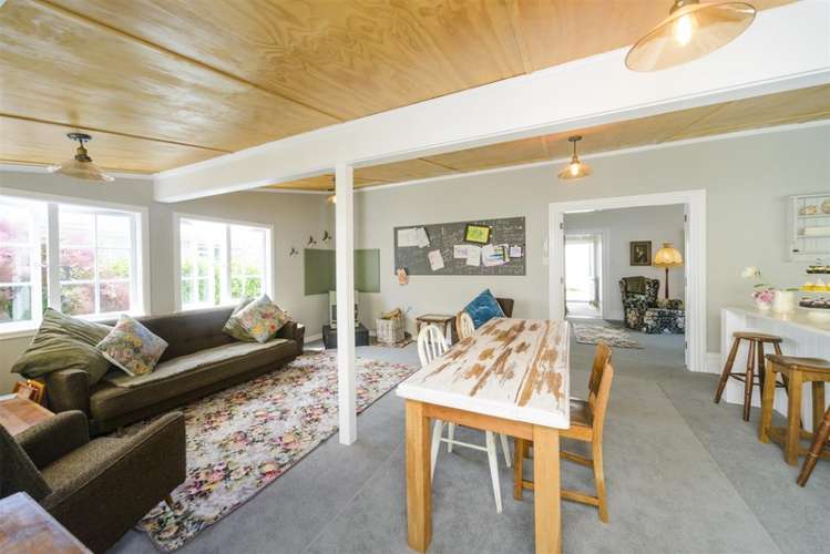 89 Bridge Street Bulls_23