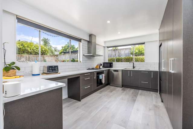 FANTASTIC FAMILY HOME IN PAKURANGA