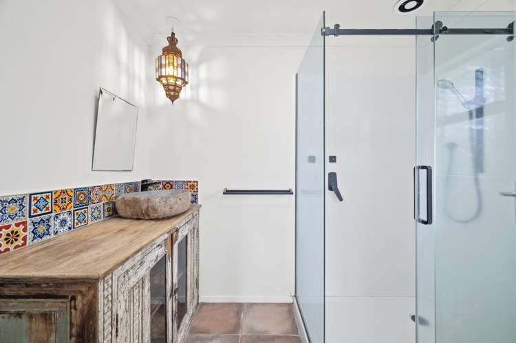 8B Holland Street Glenholme_8