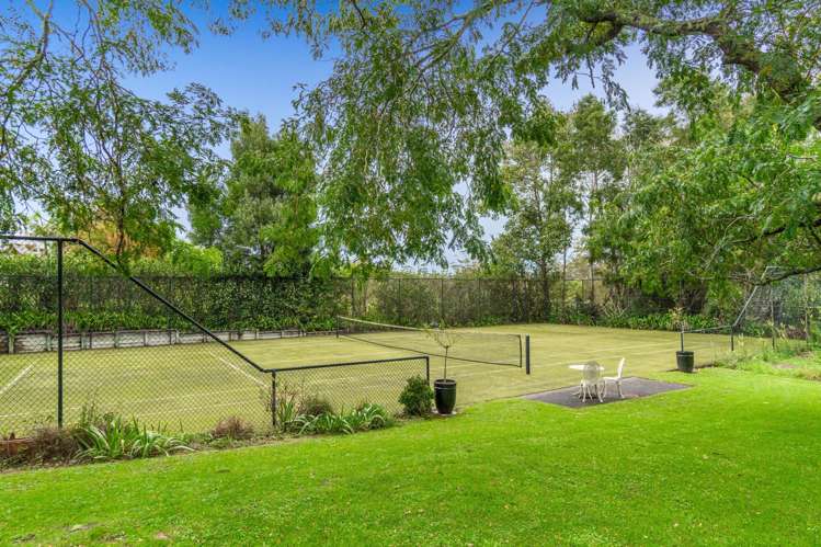 37 Hardens Lane Paremoremo_19