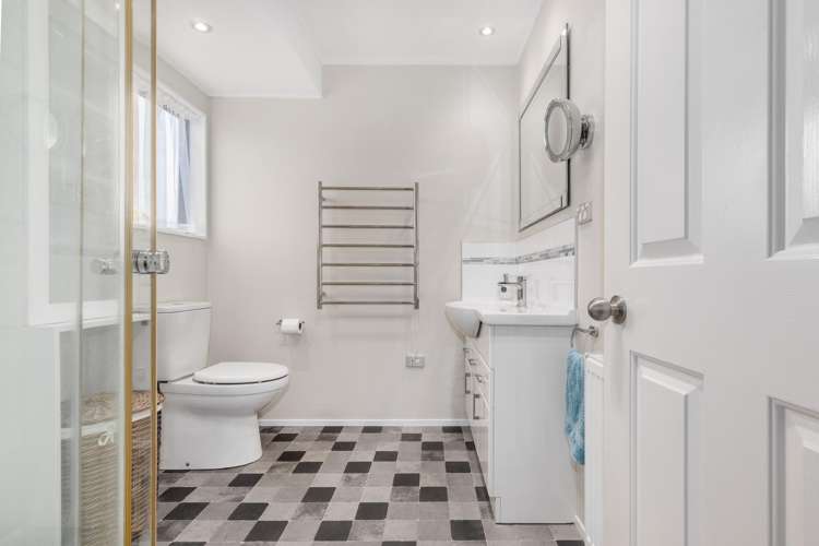 22 Pinewood Grove Paraparaumu Beach_11
