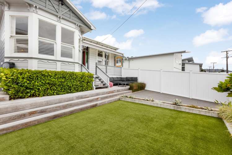 50 Freyberg Street Lyall Bay_13