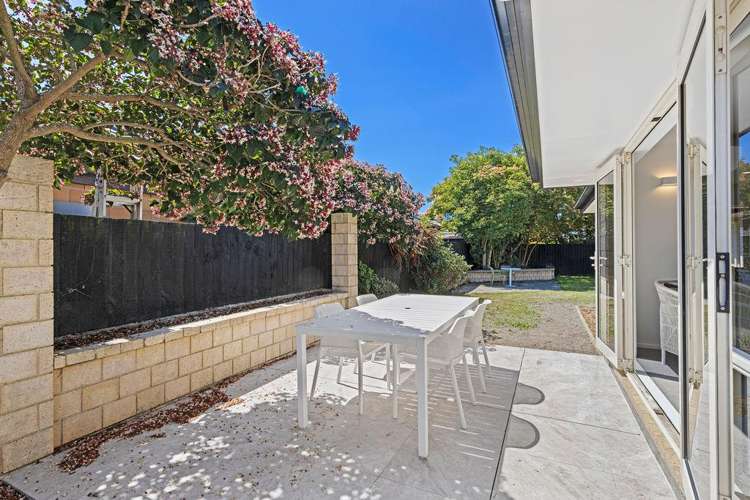 26 Glastonbury Drive Burwood_17