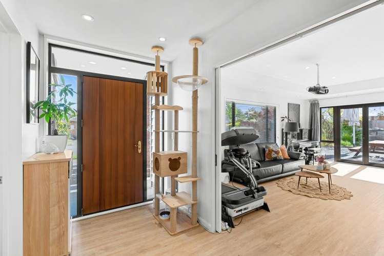 2 Burbank Drive Aidanfield_18