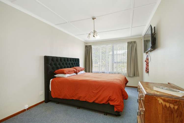 72 Waddington Drive Naenae_7