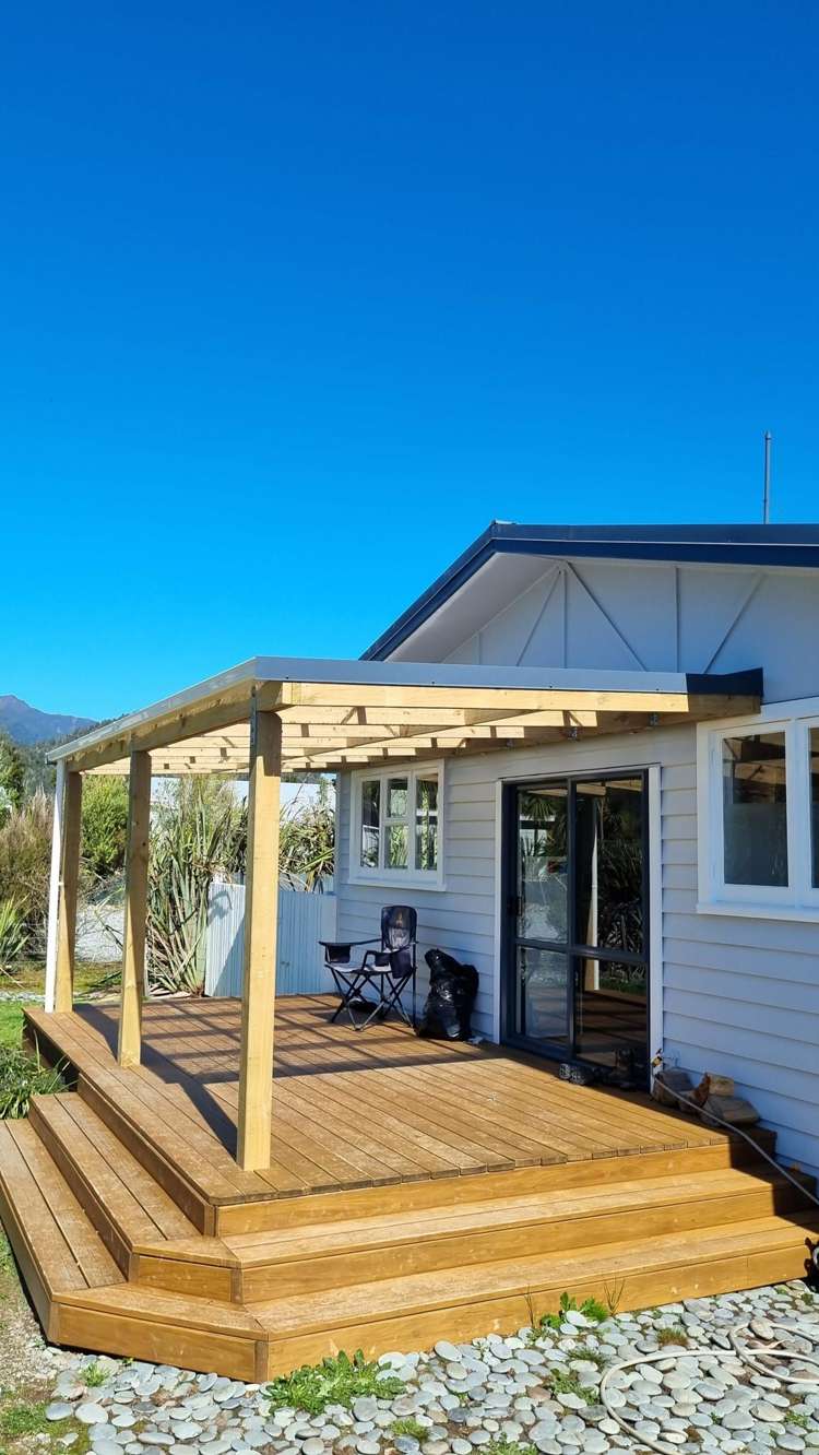 7 Roberts Street Whataroa_10