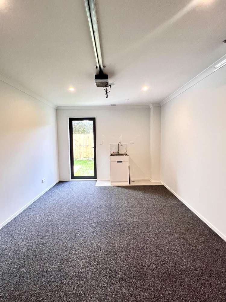 71b Royal Road Massey_12