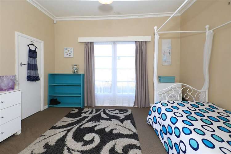 69 Lake Crescent Hamilton Lake_9