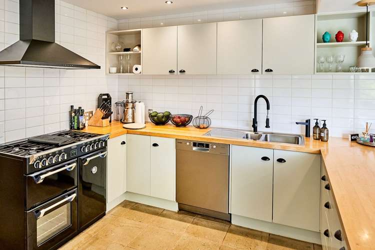 51 Amesbury Drive Churton Park_5