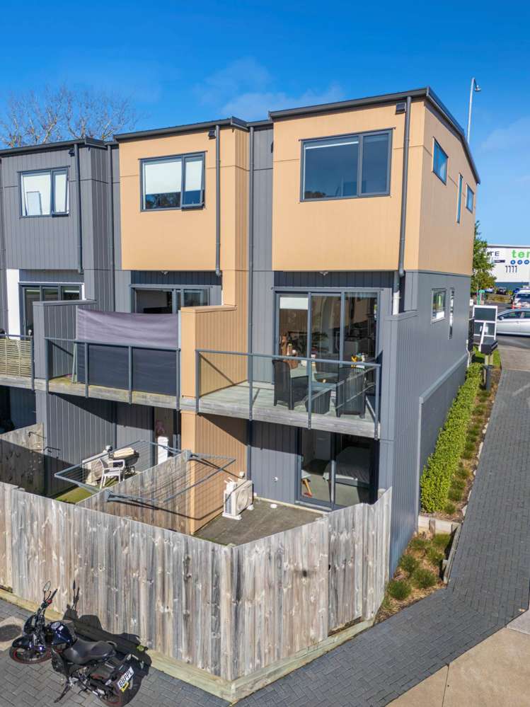 2/694 Whangaparaoa Road Stanmore Bay_14