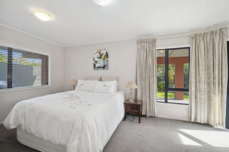 2/7 Waihora Street Hilltop_22