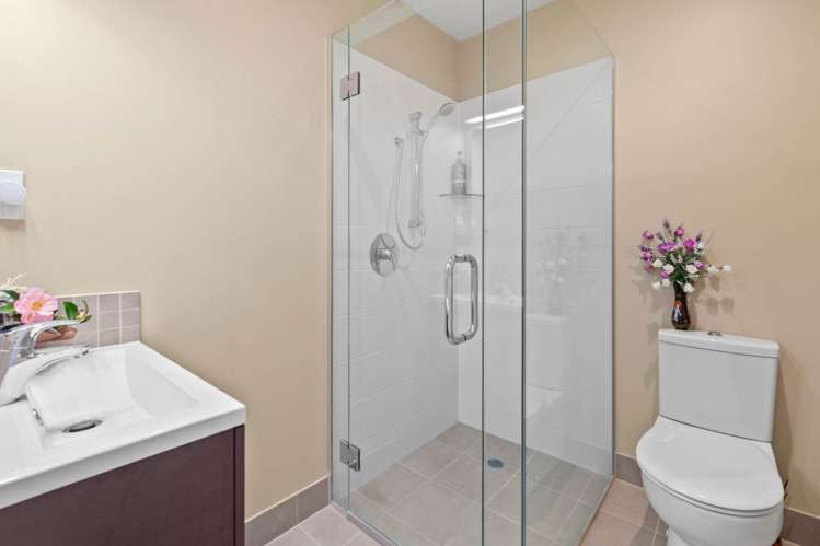 50 Royalle Mews Botany Downs_10