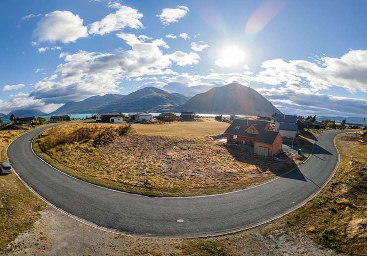 Lake  Ōhau is attracting alpine lovers wanting to get escape the queues and crowds at some of NZ's more famous resorts. Photo / Supplied