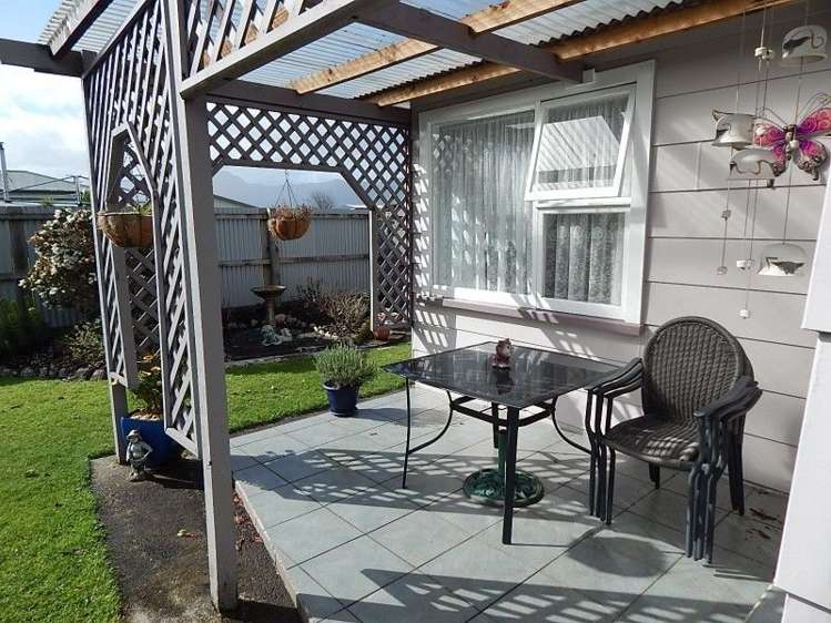 17 Disraeli Street Westport_18