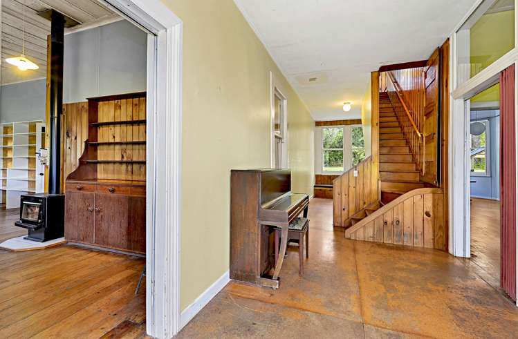 651 West Coast Road Oratia_14