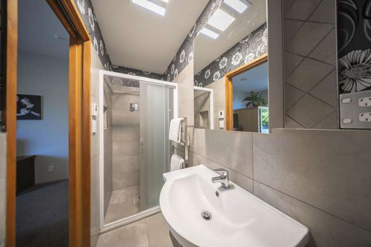 13 and 15 Melland Place Te Anau_26