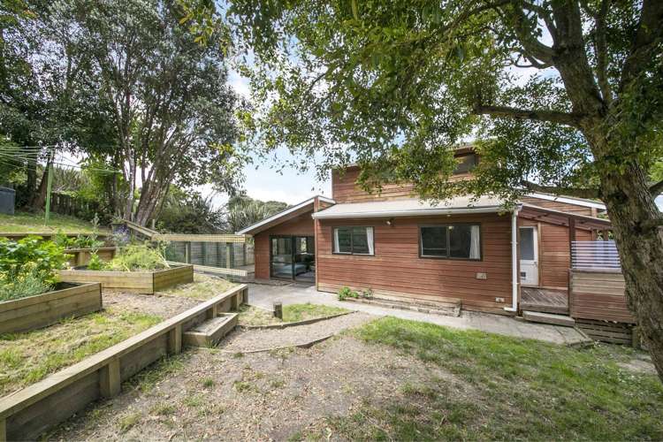 42 Rauhuia Crescent Parau_15