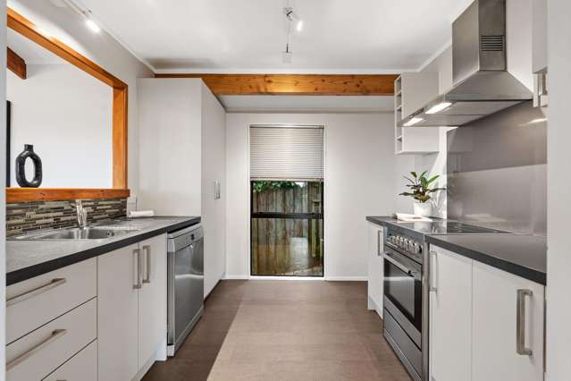 1/40 Lilburn Crescent Massey_4