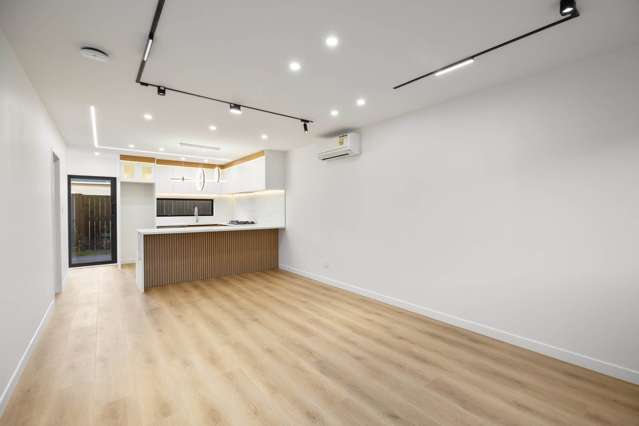 4/31 Akoranga Drive Northcote_4