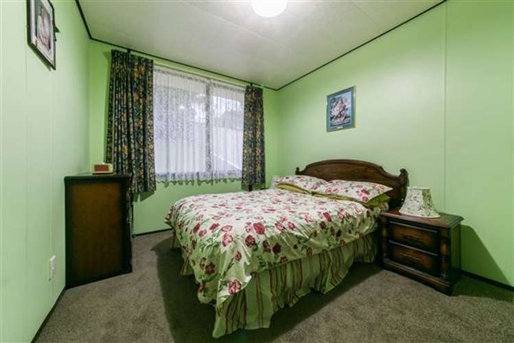 84 Captain Scott Road Glen Eden_25