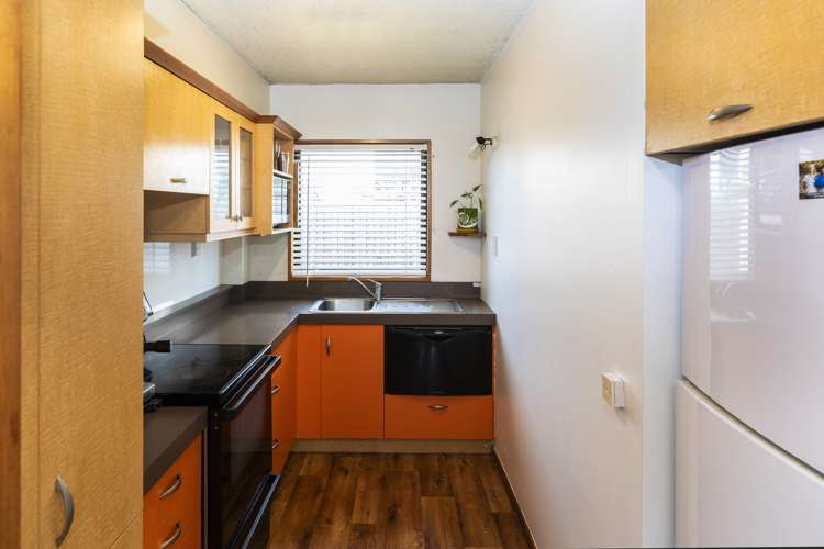 2/135 Stanmore Road Linwood_6