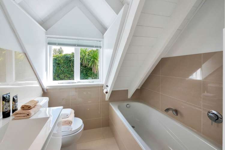 954 Beach Road Torbay_18