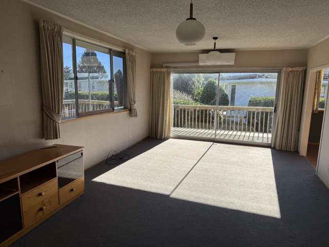 8 Comries Road 1053_2