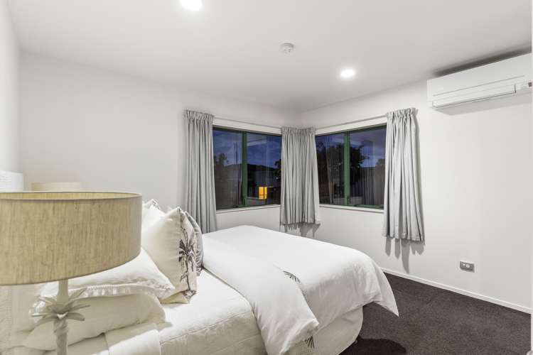 5 Baulcomb Parade Windsor Park_14