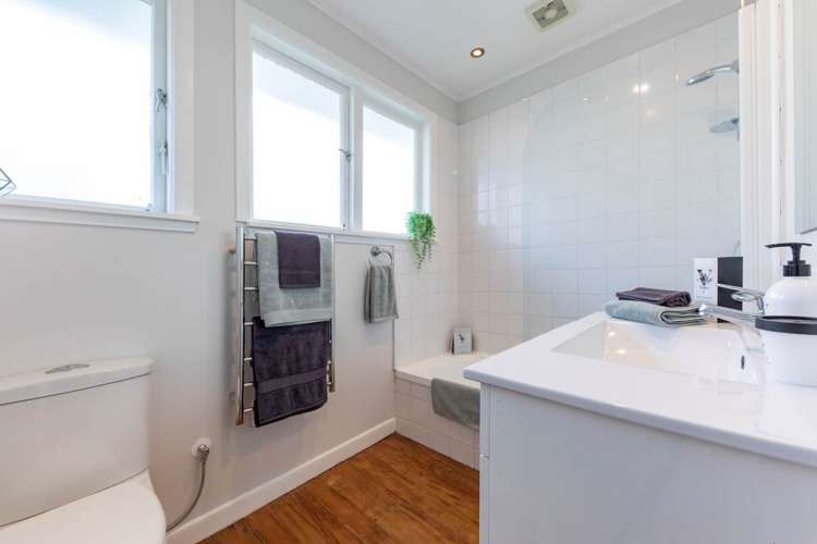 26 Highland Avenue Titirangi_11