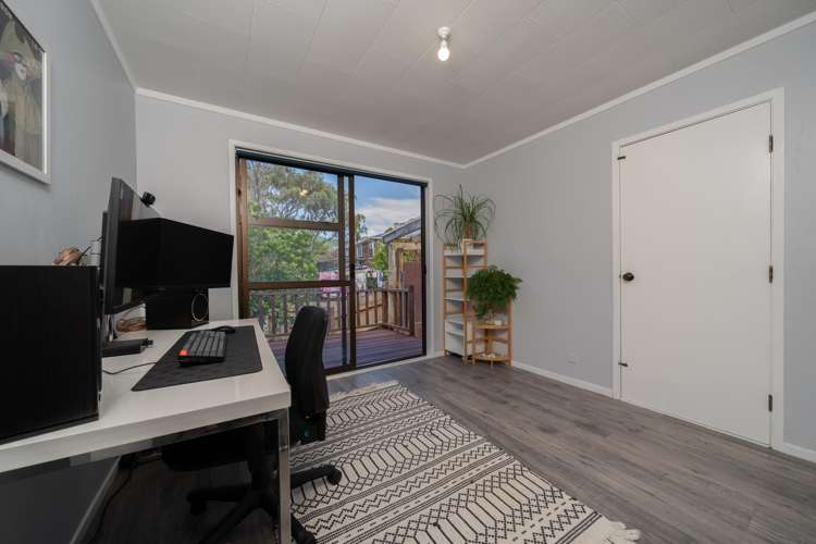 15a Kereru Bend Tawa_11