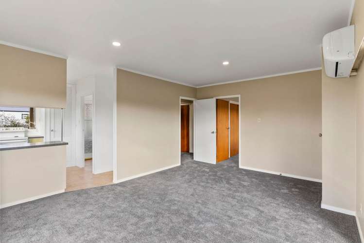1/2 Cheval Drive Totara Vale_6