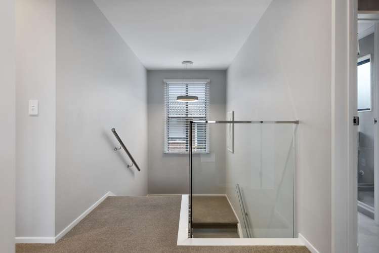 8A Jeff Place Howick_12