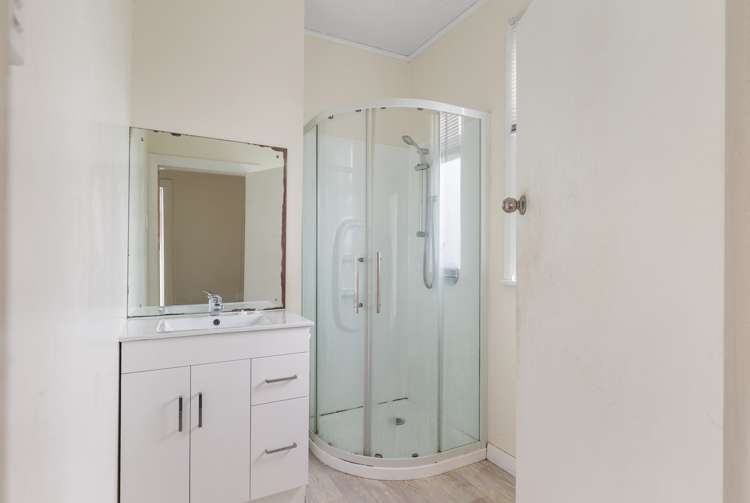76 Parker Avenue Levin_7
