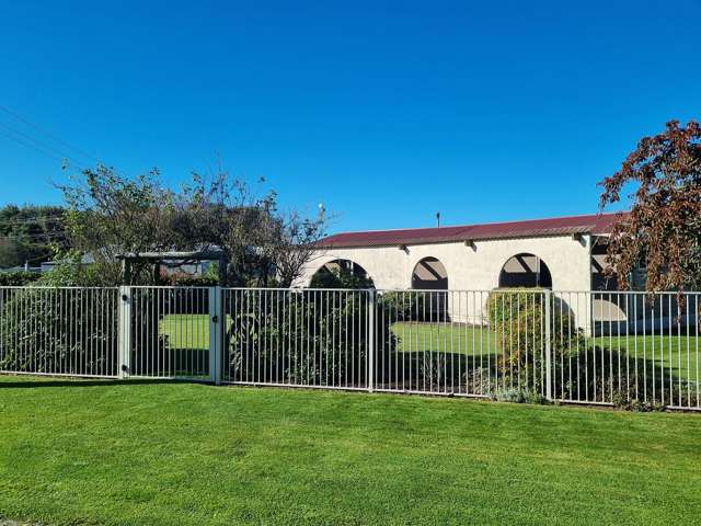 3 Bedroom Home in Winchester!!