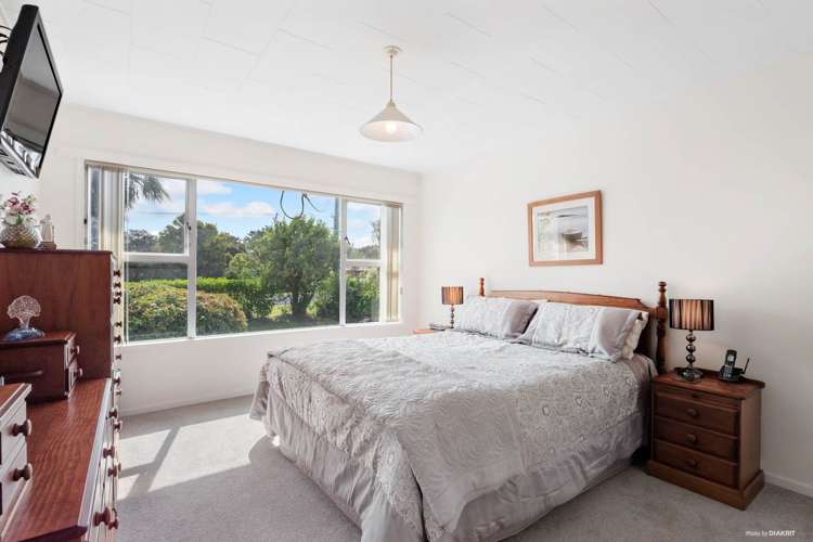 249 Glengarry Road Glen Eden_16