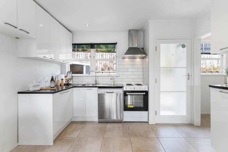 75A Vandeleur Avenue Birkdale_16