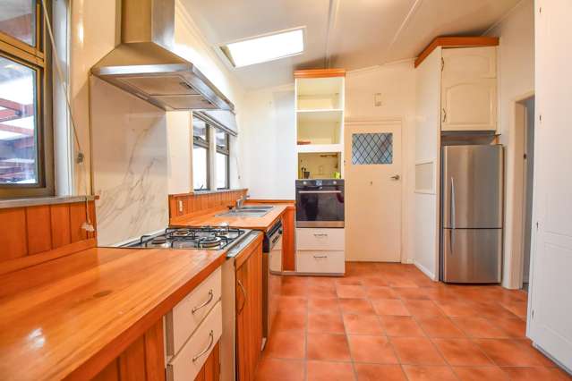 243 High Street North Carterton_3