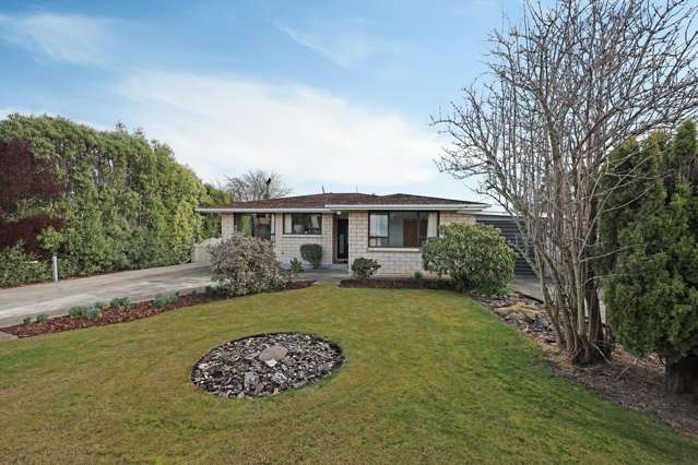 PERCY STREET PERFECTION: SUN, PRIVACY & VIEWS