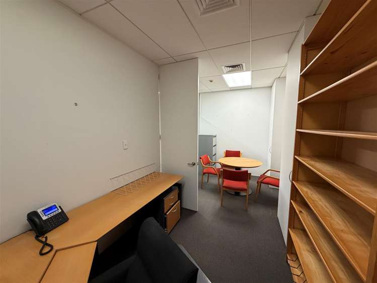 3B/77 The Strand Parnell_6
