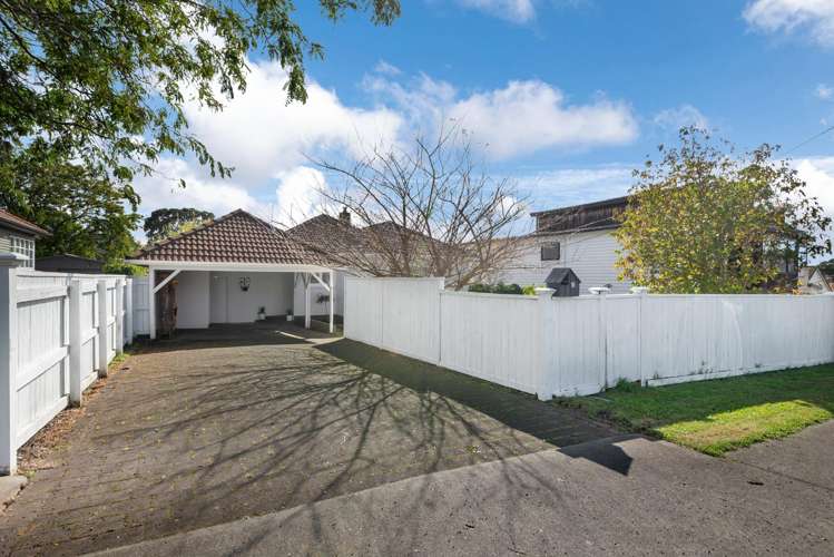 16 Achilles Crescent Narrow Neck_3